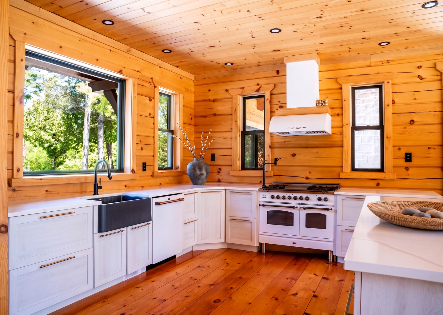 Grizzly kitchen